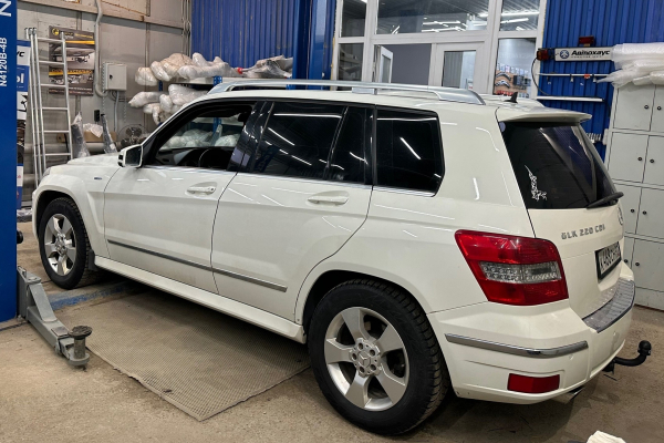 Установка фаркопа Mercedes Benz GLK